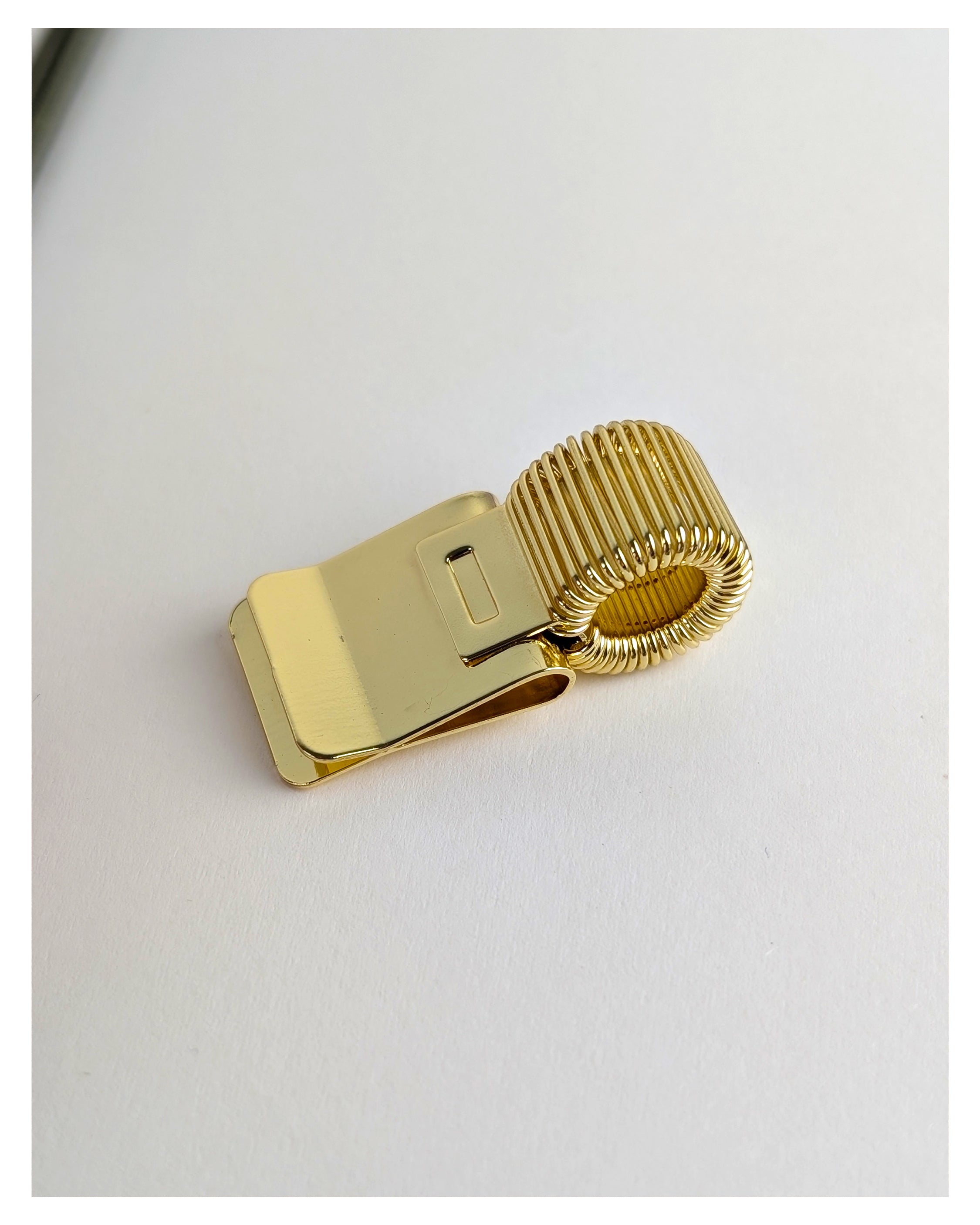 Pen holder, adjustable