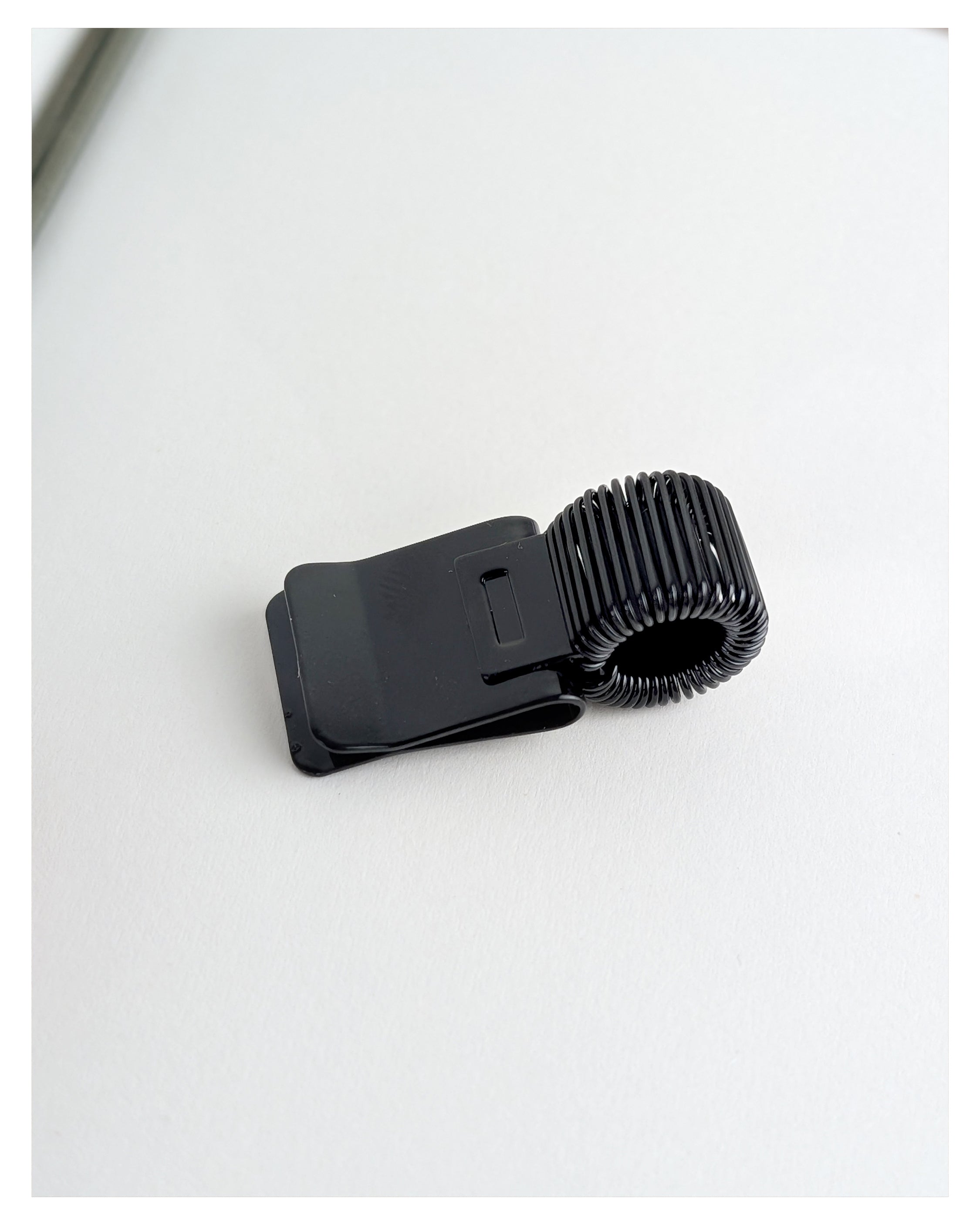 Pen holder, adjustable