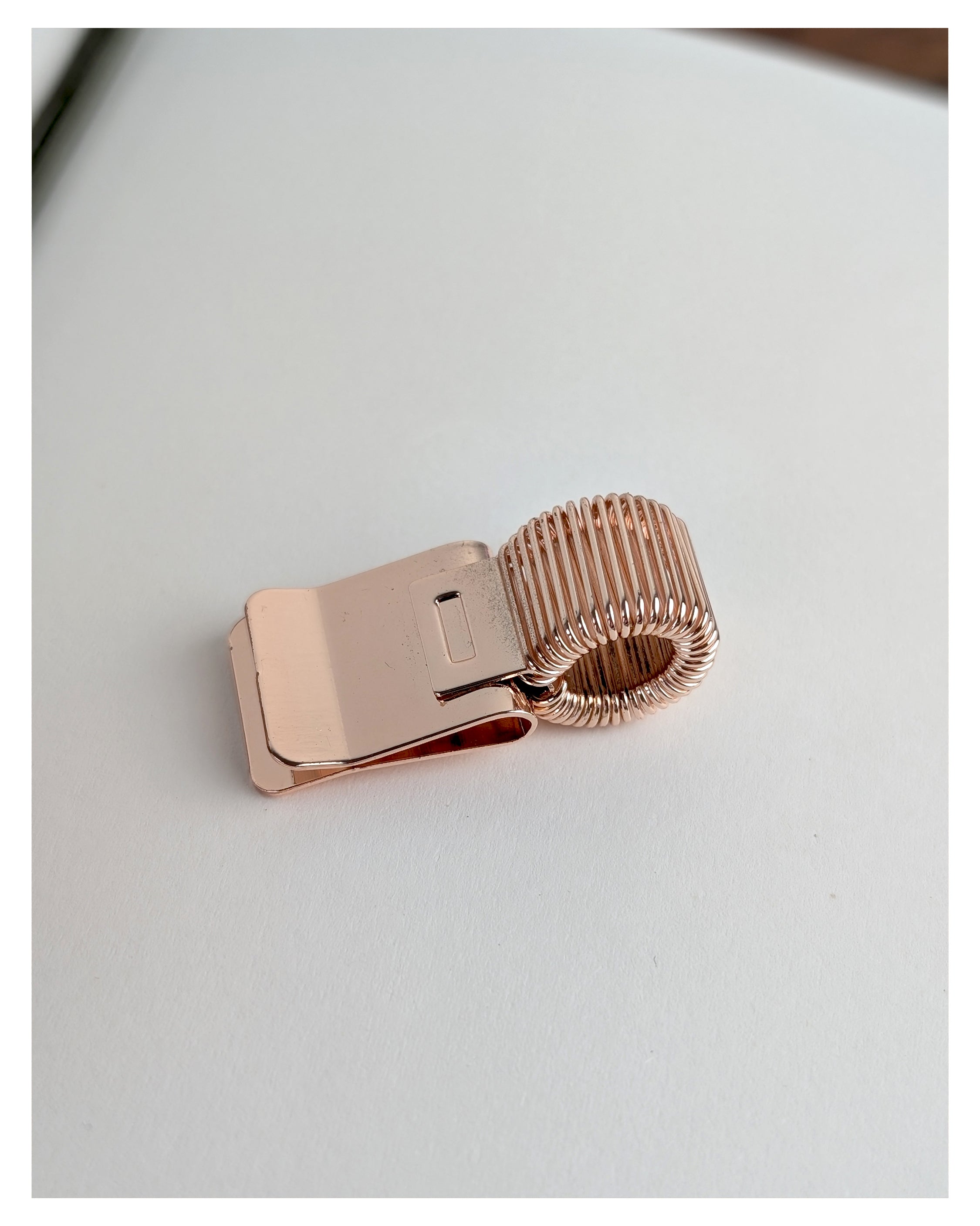 Pen holder, adjustable